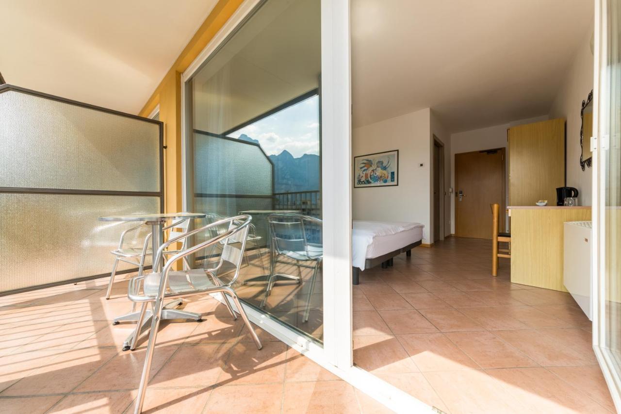 Готель New Garden Torbole Sul Garda Екстер'єр фото