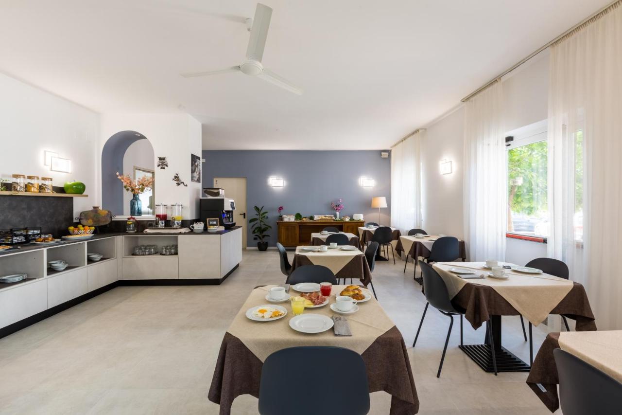 Готель New Garden Torbole Sul Garda Екстер'єр фото