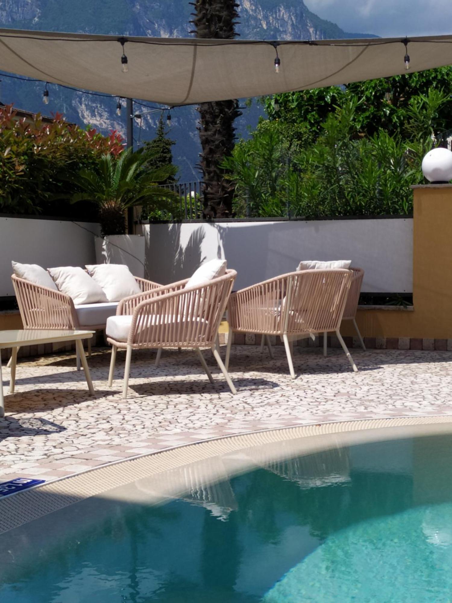 Готель New Garden Torbole Sul Garda Екстер'єр фото