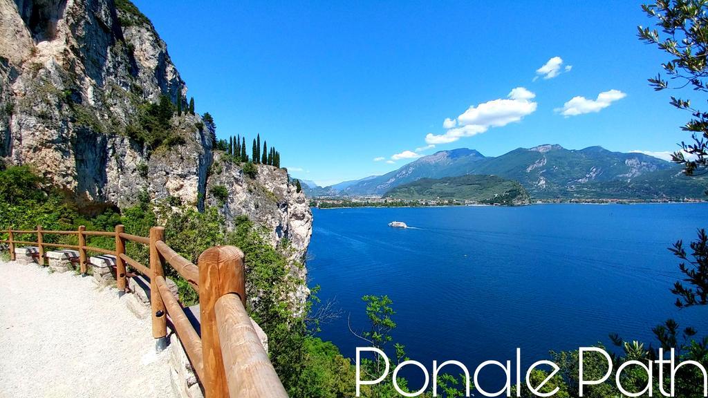 Готель New Garden Torbole Sul Garda Екстер'єр фото